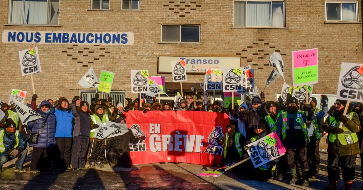 Le 31 janvier dernier, les salarié-es du STTT-CSN manifestaient en face des installations de l'employeur. - Photo : Cédric Martin