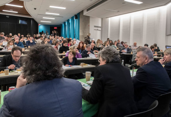 Les chargées et chargés de cours de l’UQAM ratifient l’entente de principe | Photo : Michel Giroux