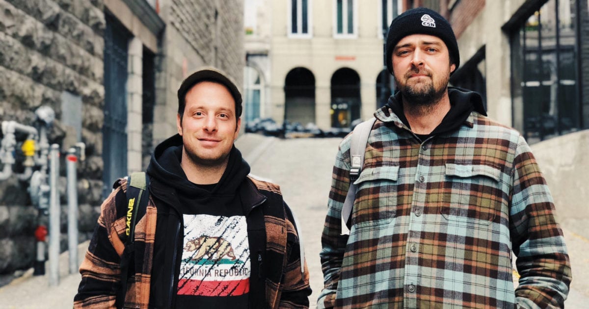 Vincent Masson, président du Syndicat des travailleuses et travailleurs de l’Accueil Bonneau et Frédéric Morin, secrétaire et membre du comité de négociation.