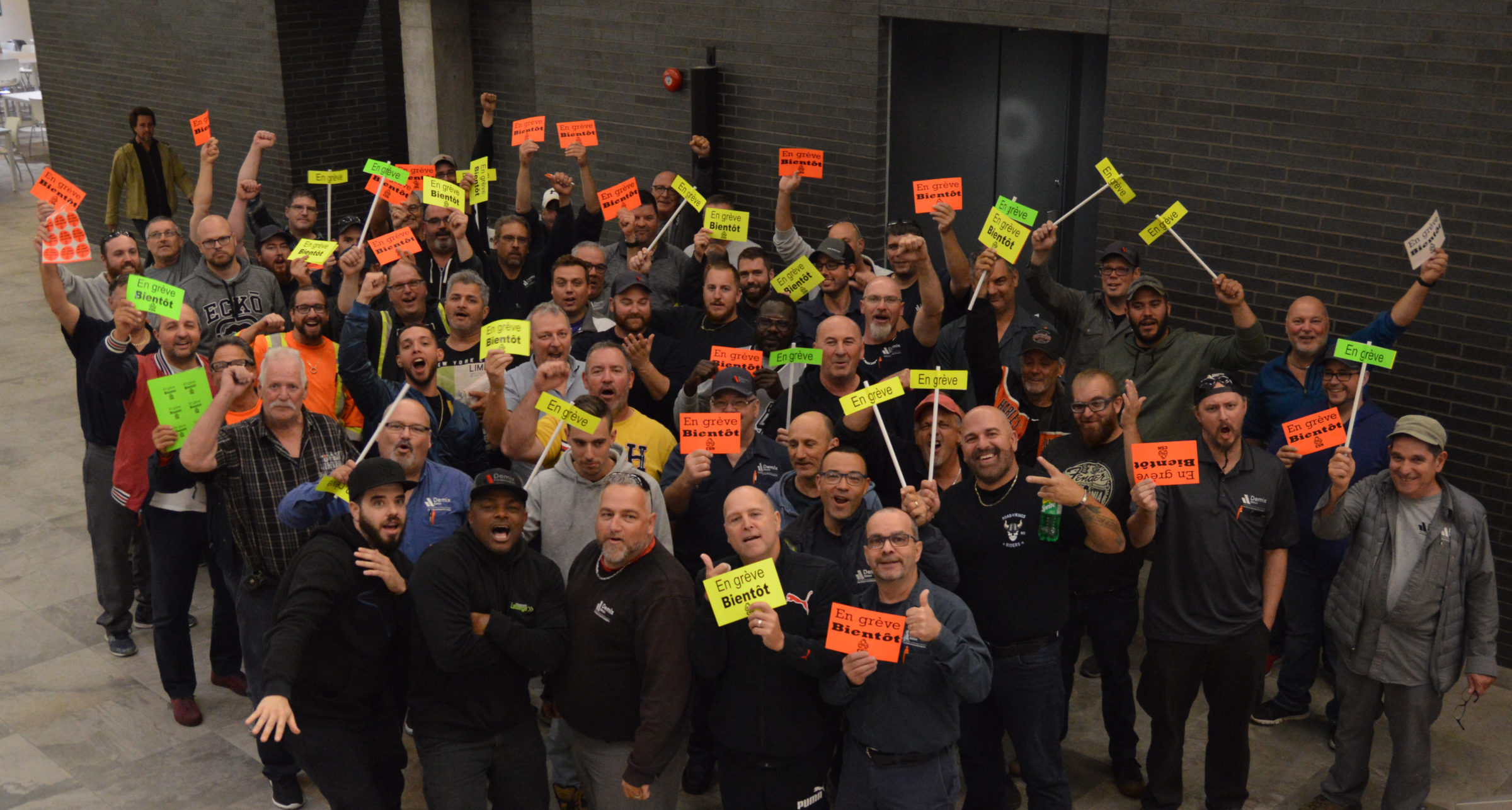 Les membres du Syndicat des travailleurs de Demix-CSN.
