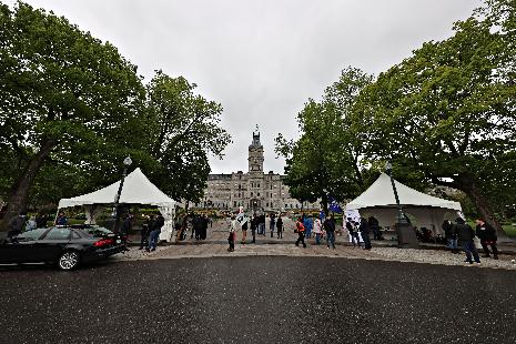 PL-59: 59 heures de vigie devant l’Assemblée nationale pour que le gouvernement protège vraiment tout le monde