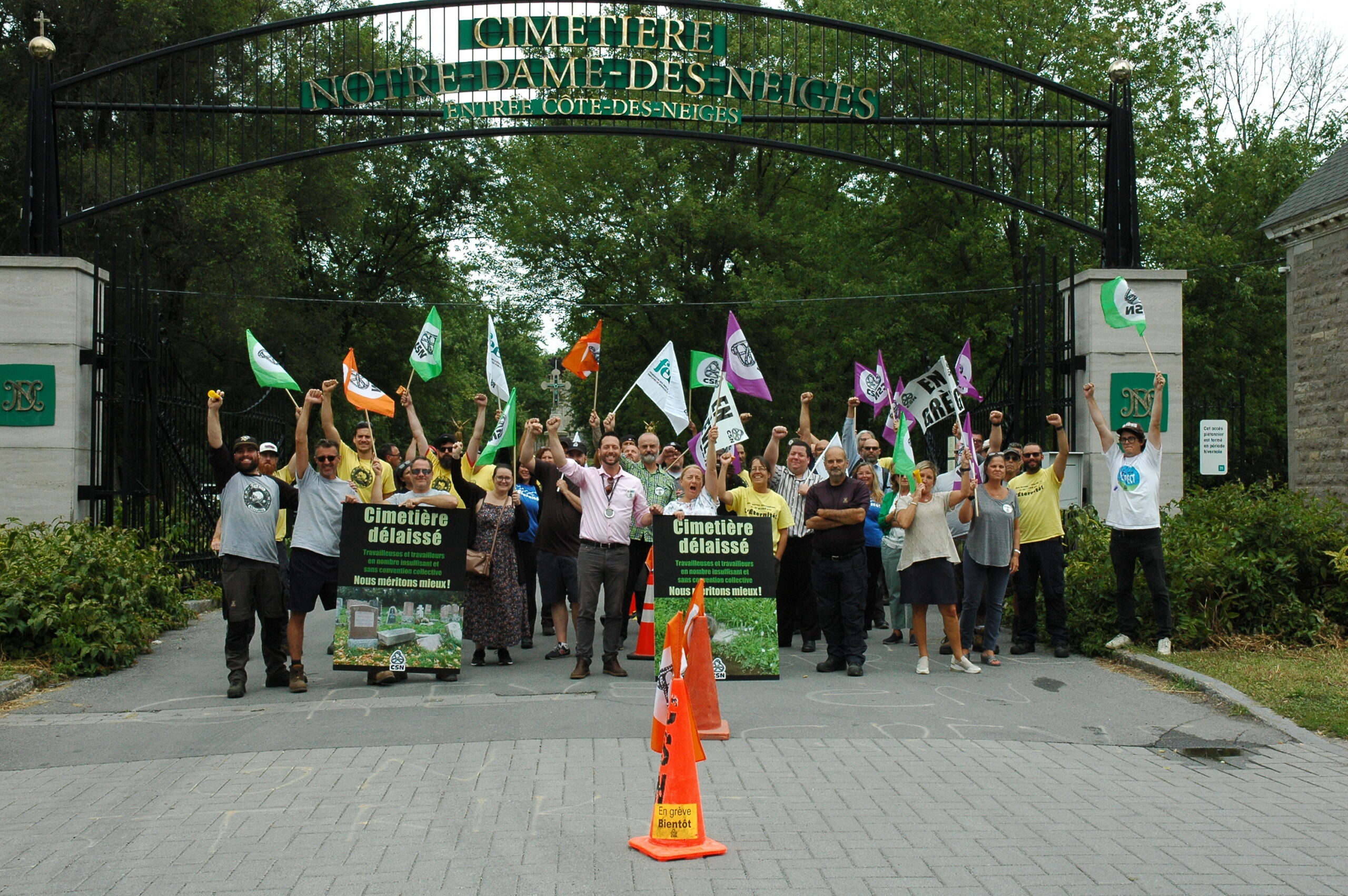 Les membres du SEBCNDDN en demie-journée de grève le 18 août dernier. Photo : Martin Petit