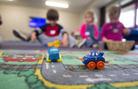 Petite enfance : le plus gros syndicat du secteur réclame des places de qualité et subventionnées