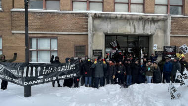 Les grévistes du Cimetière Notre-Dame-des-Neiges interpellent l’archevêché de Montréal