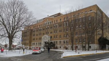 Hôpital de Lachine : couper des services publics pour les donner au privé, c’est non !