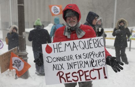 Les infirmières et infirmières auxiliaires d'Héma-Québec, en grève le 10 mars