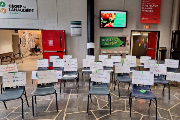 Les membres du Syndicat des enseignantes et des enseignants du Cégep régional de Lanaudière  à Joliette (FNEEQ–CSN) rejettent les offres du gouvernement
