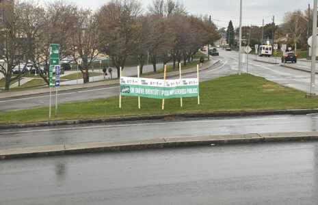 Des bannières « Bientôt en grève » font leur apparition au Bas-Saint-Laurent
