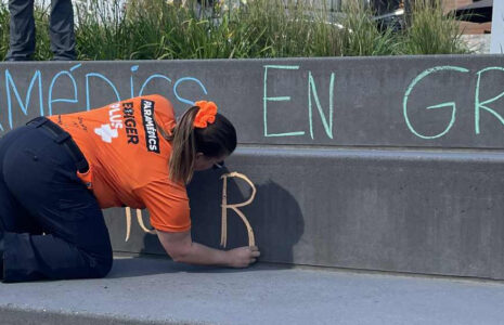 Les paramédics demandent la médiation