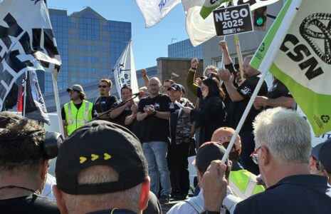 Manifestation des employé-es d’entretien pour un retour à la négociation