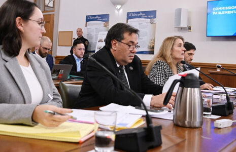 Le gouvernement avantage les patrons et affaiblit l’état de droit