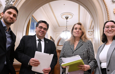 Le gouvernement avantage les patrons et affaiblit l’état de droit