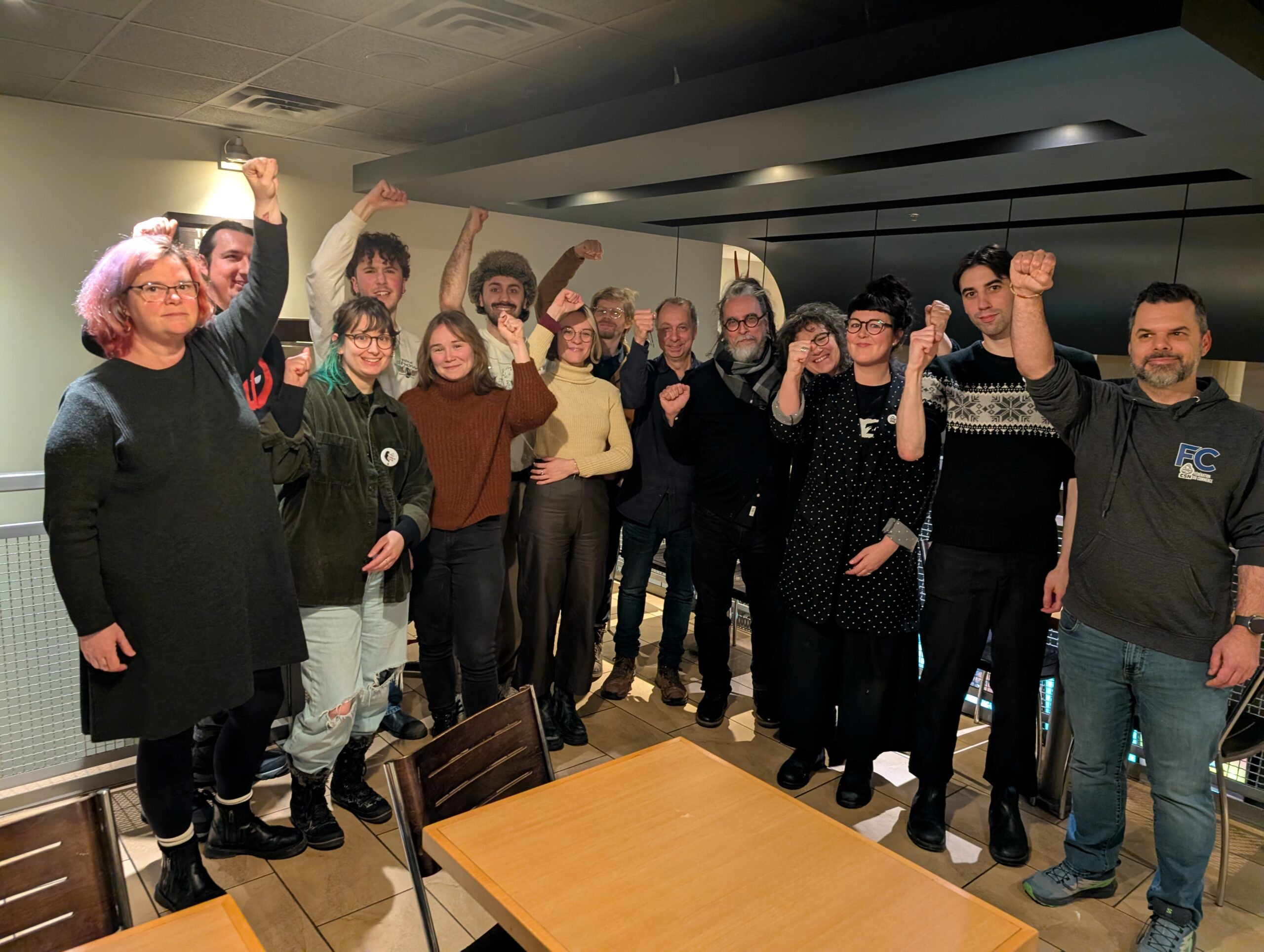 Mandat de grève à la Librairie Raffin