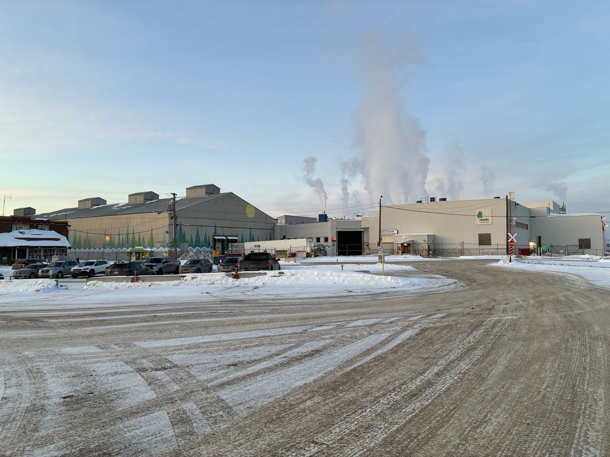 Domtar-Résolu laisse tomber le Saguenay avec l’appui tacite du gouvernement