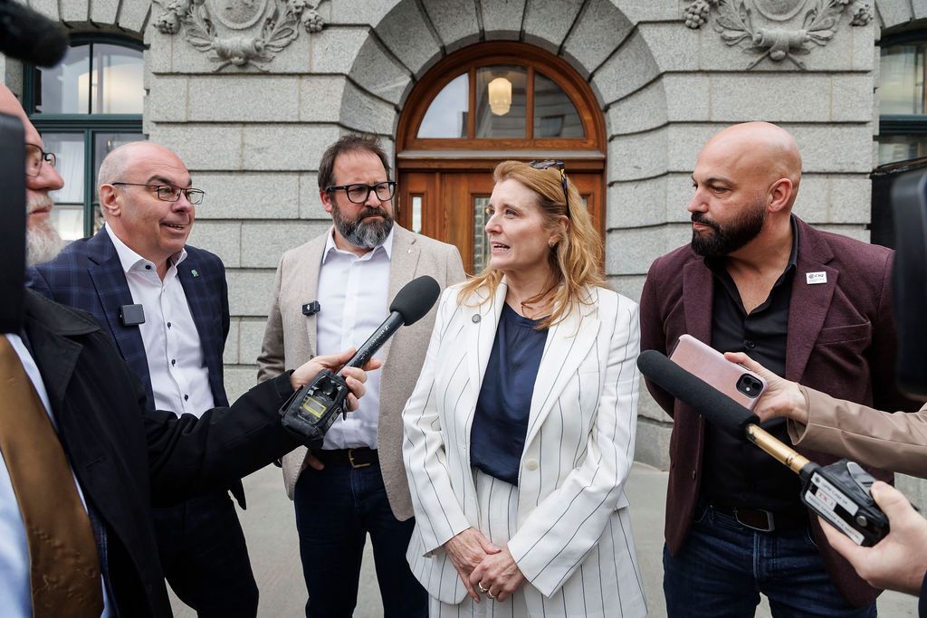 Les centrales syndicales rencontrent la première ministre Christine Fréchette