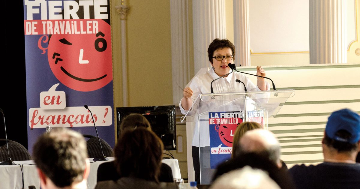 Une des invitées, Josée Boileau, éditorialiste retraitée du journal Le Devoir, déplore ce qu’elle perçoit comme un désintéressement du gouvernement Couillard à l’égard de la défense du français. | Photo : Raynald Leblanc