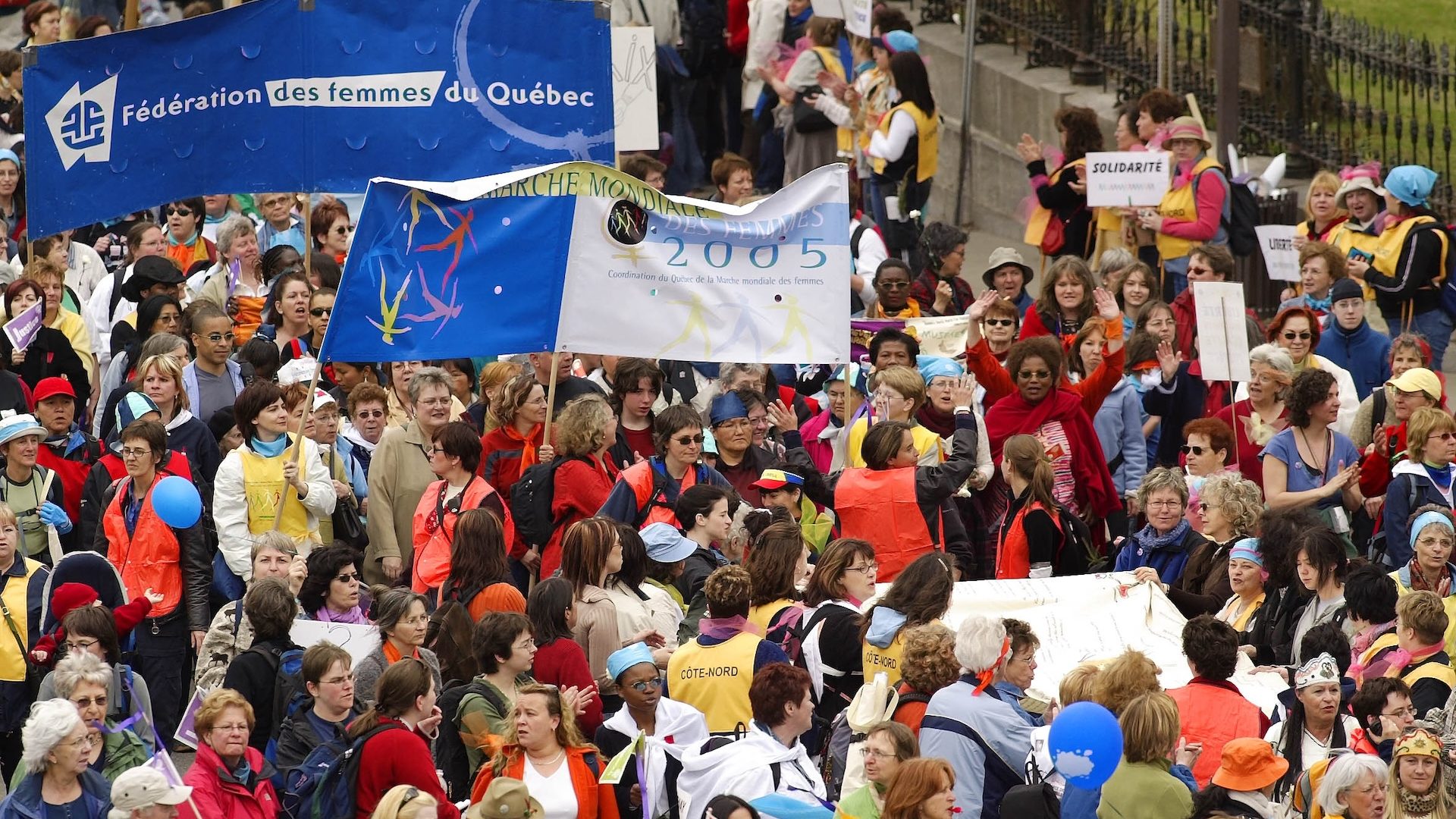 7mai05-734-foule-charte