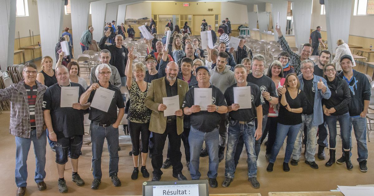 Acceptation abattoir Olymel 105 26 mai 2017 Photo Michel Giroux