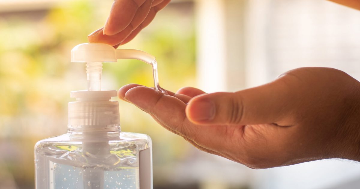 Hand washing with alcohol gel to eliminate bacteria and viruses