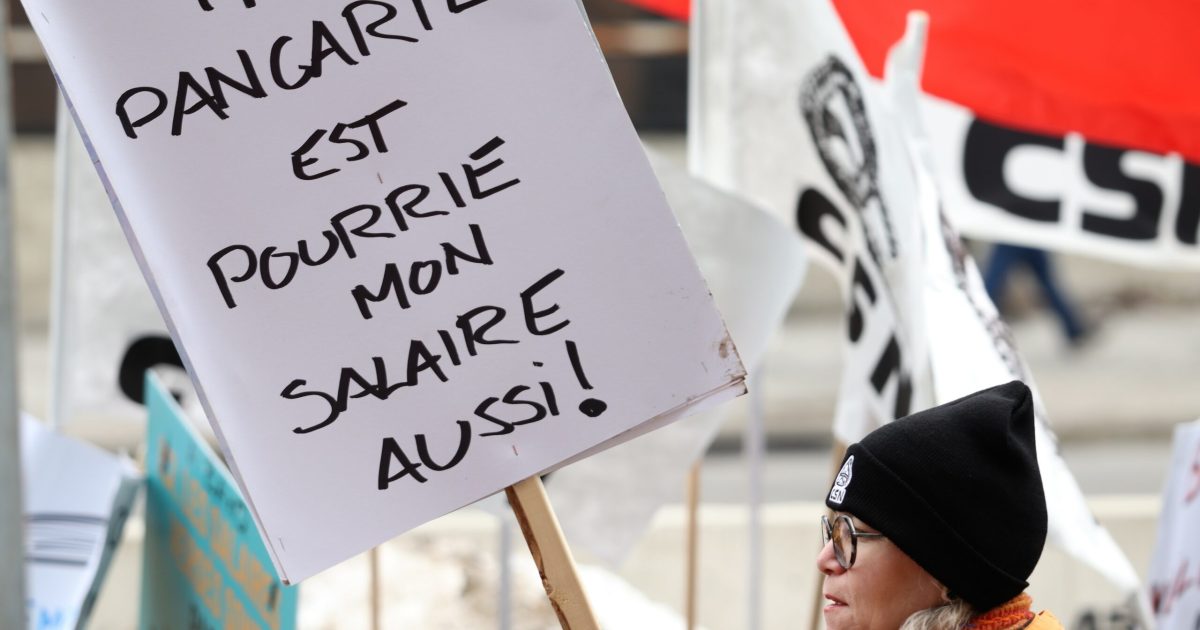 Les membres du STTuBAnQ en grève le 16 février dernier. - Photo : Dominic Morissette