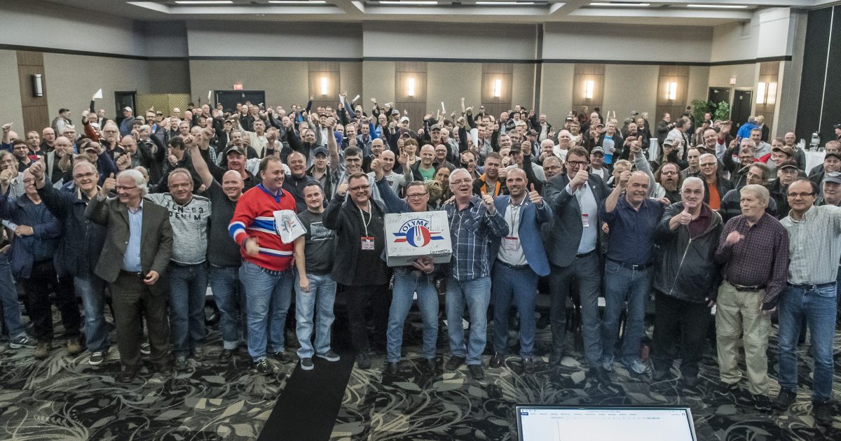 Les membres du Syndicat des travailleurs d'Olympia (CSN) le 7 mai 2017 - Photo : Michel Giroux