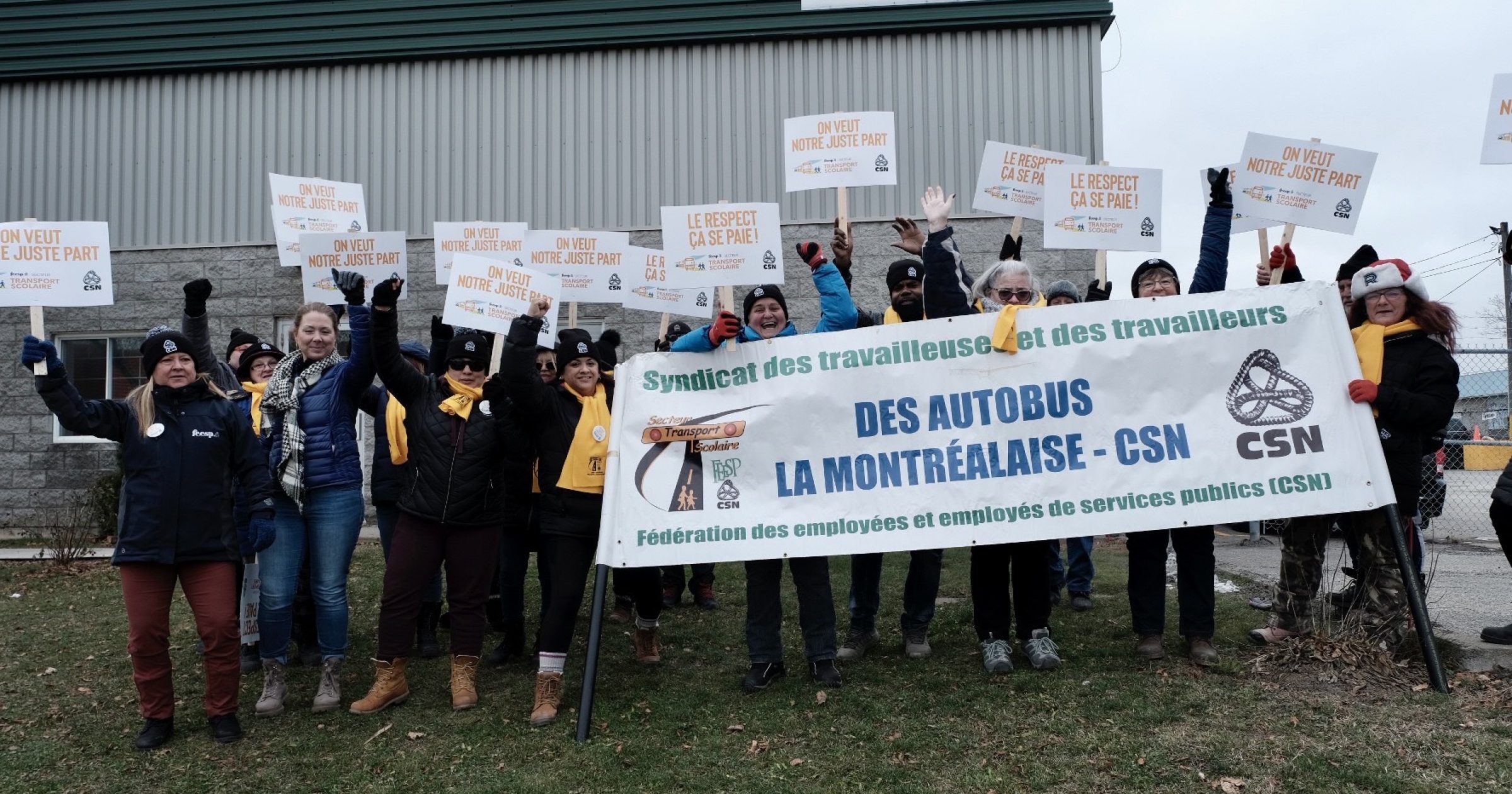 Piquetage symbolique des membres du STTAM–CSN devant le garage et les bureaux de leur employeur. Photo : Dominic Morissette